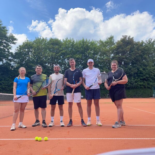 Teilnehmer beim Tiebreak Master Trainingstreff auf der Anlage des Magdeburger Tennisclubs MTC Germania 1926 e.V. Julia Vlad Niklas Marcel Hussein Anna